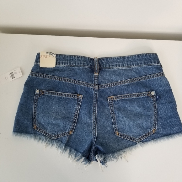 NWT Anthropologie Pilcro The Low-Slung Cut Off Denim Shorts Button Up Size 26P - Picture 11 of 12